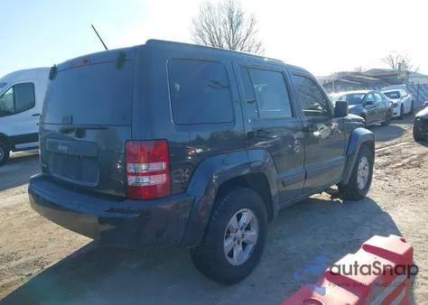 2010 Jeep Liberty Sport z USA, uszkodzony, nr VIN 1J4PN2GK4AW176903